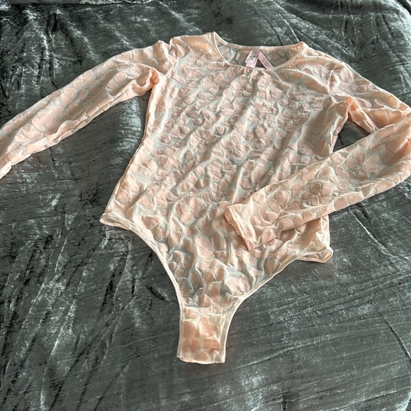 NWT Victoria’s Secret Sheer Bodysuit - Picture 3 of 6